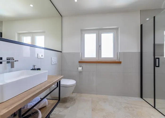 Pafran With Heated Pool Krk