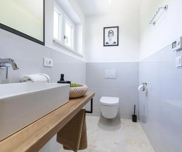 Pafran With Heated Pool Krk