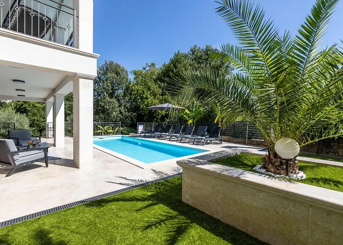 Villa Pafran With Heated Pool Krk *