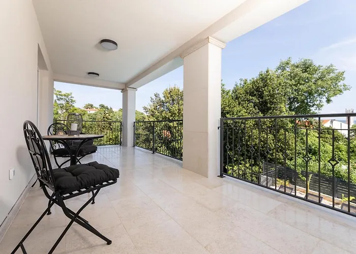 Villa Pafran With Heated Pool Krk