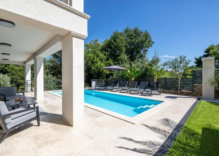 Pafran With Heated Pool Krk *