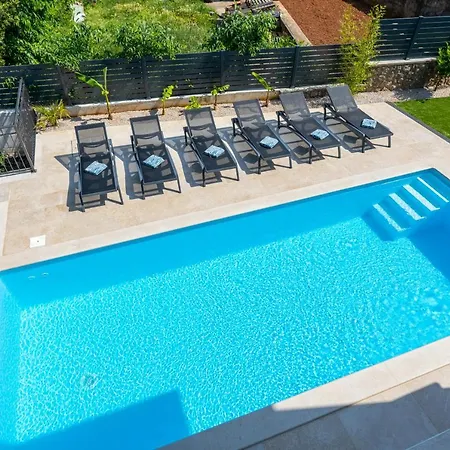 Pafran With Heated Pool Krk *